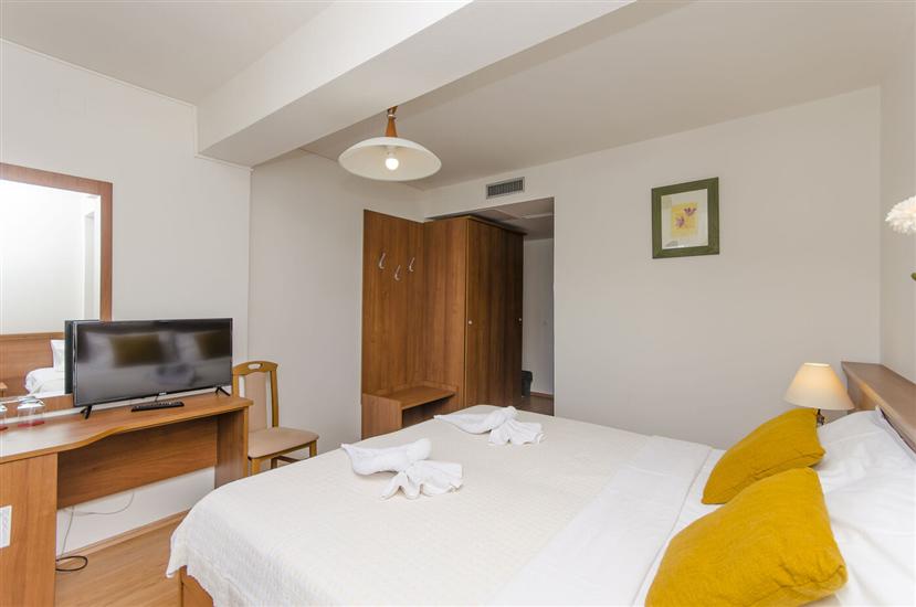 Room S22, for 2 persons