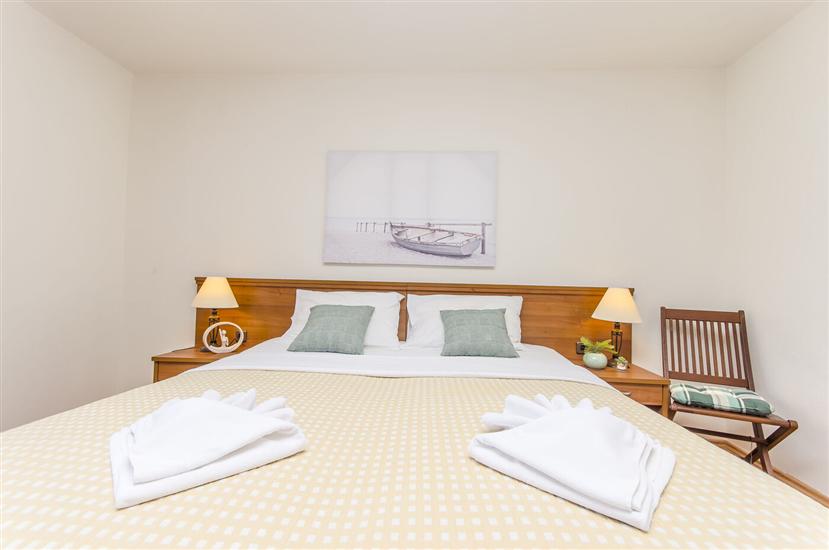 Room S11, for 2 persons