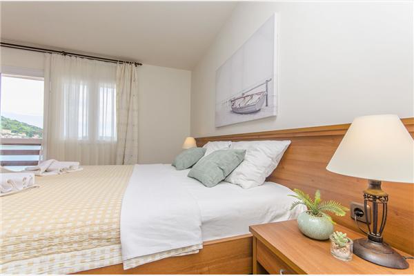 Room S11, for 2 persons