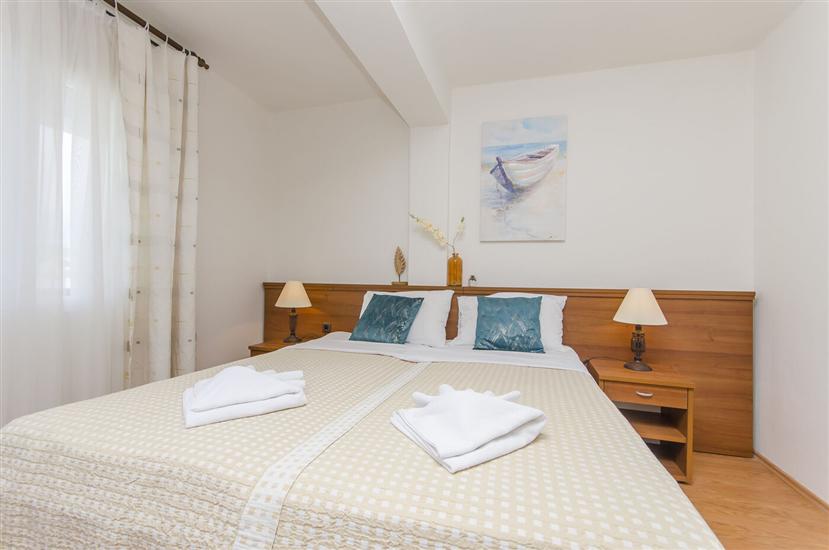 Room S15, for 4 persons