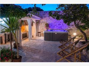 Hiša Lupe Sukosan (Zadar), Kvadratura 120,00 m2, Oddaljenost od centra 800 m