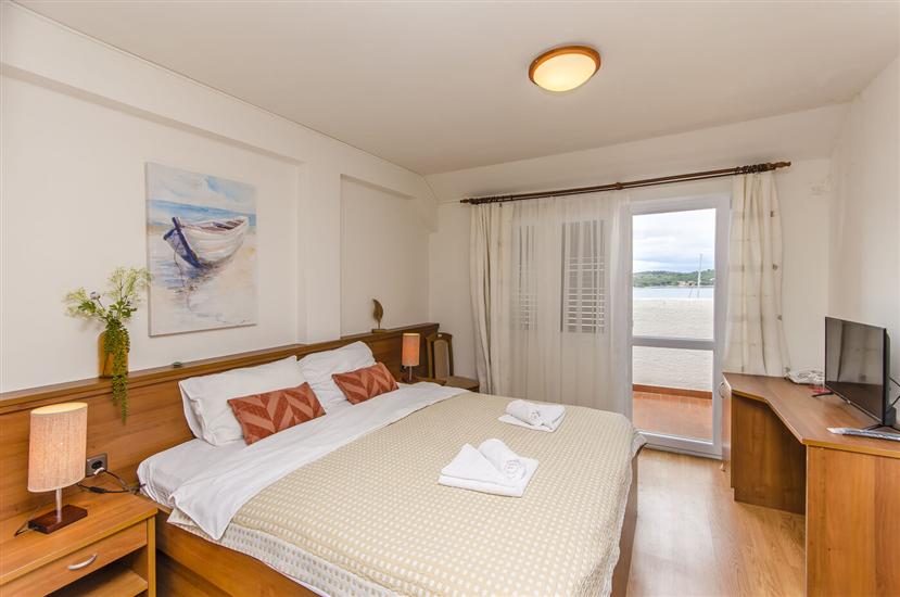 Room S31, for 2 persons