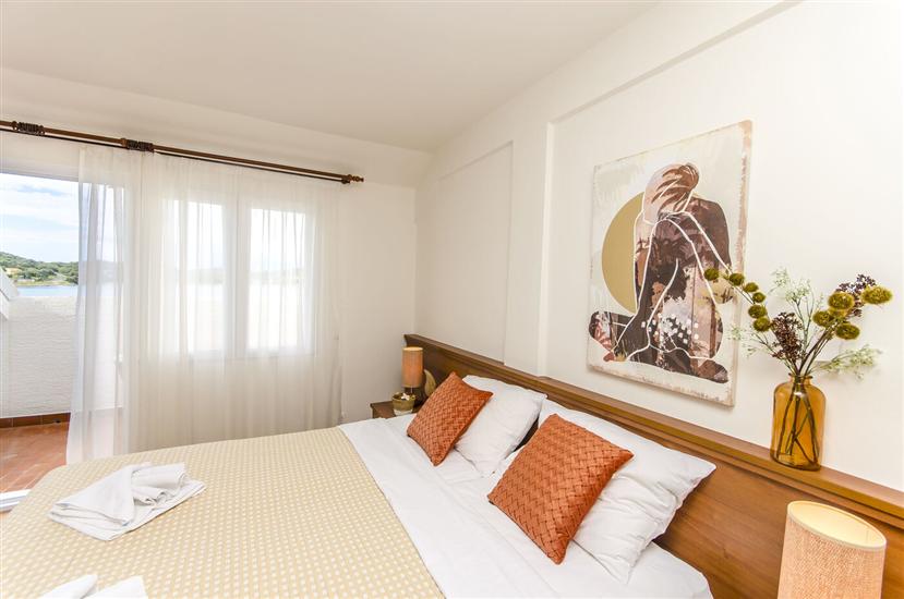 Room S34, for 2 persons