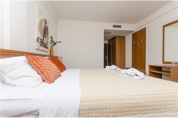 Room S34, for 2 persons