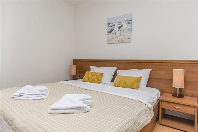 Room S35, for 4 persons