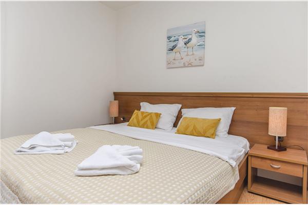 Room S35, for 4 persons