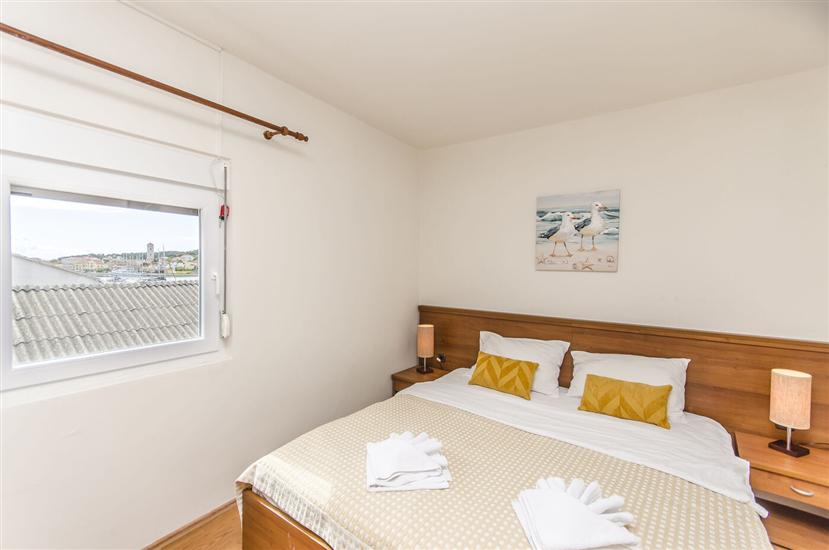 Room S35, for 4 persons