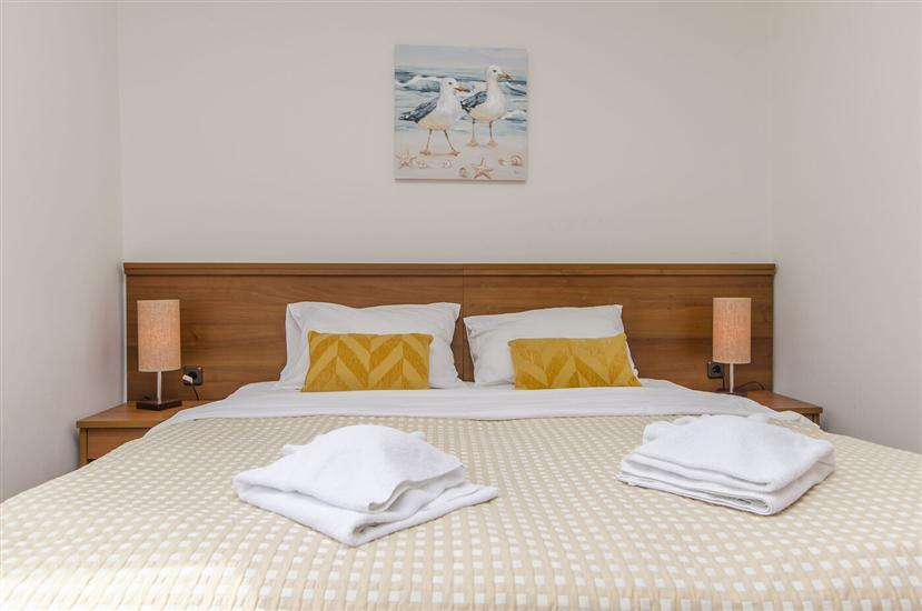 Room S35, for 4 persons