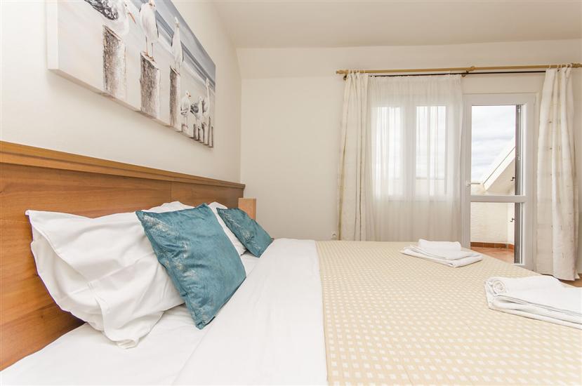 Room S35, for 4 persons