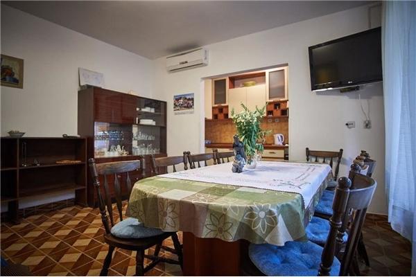 Apartment A1, for 9 persons