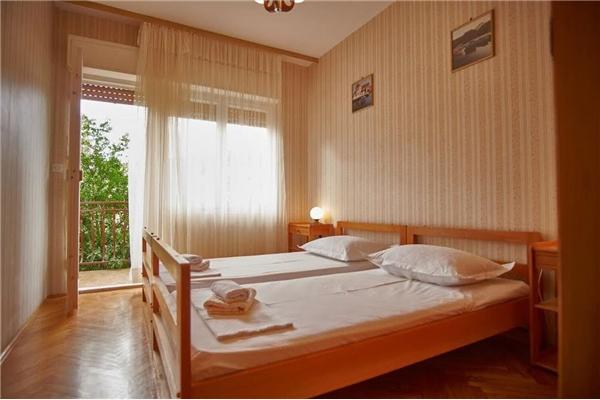 Apartment A1, for 9 persons