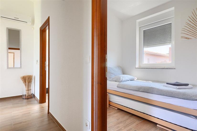 House K1, for 12 persons