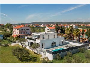 Villa Sole Sukosan (Zadar), Superficie 250,00 m2, Hébergement avec piscine, Distance (vol d'oiseau) jusque la mer 50 m