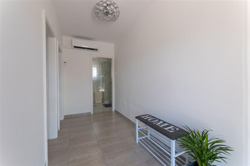 Apartment A1, for 5 persons