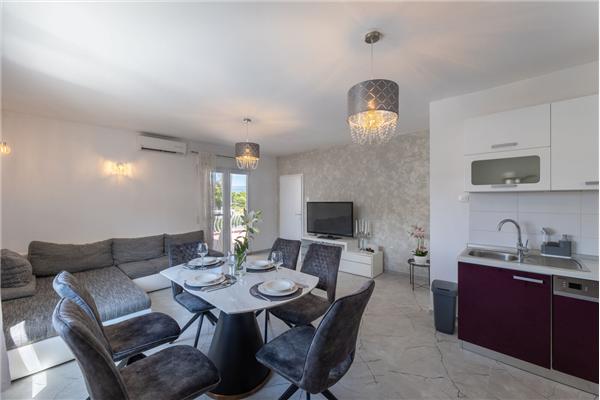 Apartment A1, for 5 persons