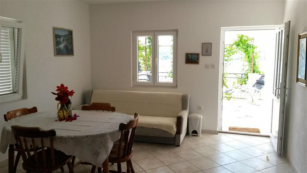 Apartment A2, for 5 persons