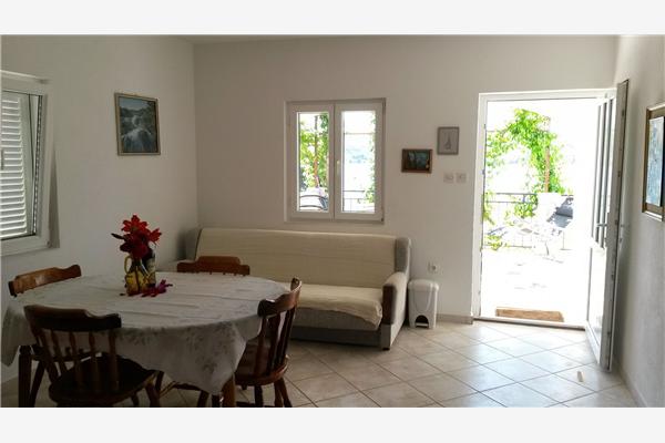 Apartment A2, for 5 persons
