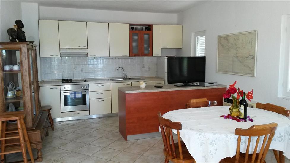 Apartment A2, for 5 persons