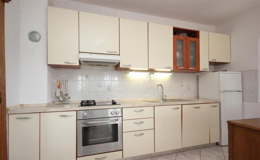 Apartment A2, for 5 persons
