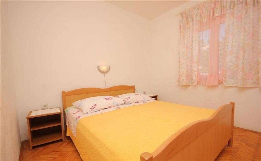 Apartment A2, for 5 persons
