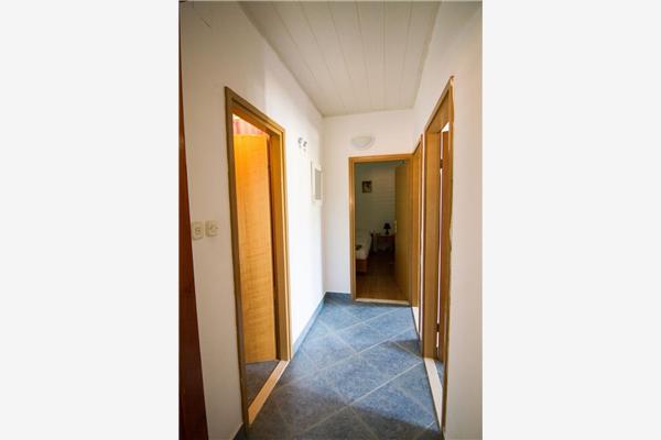 Apartment A1, for 5 persons