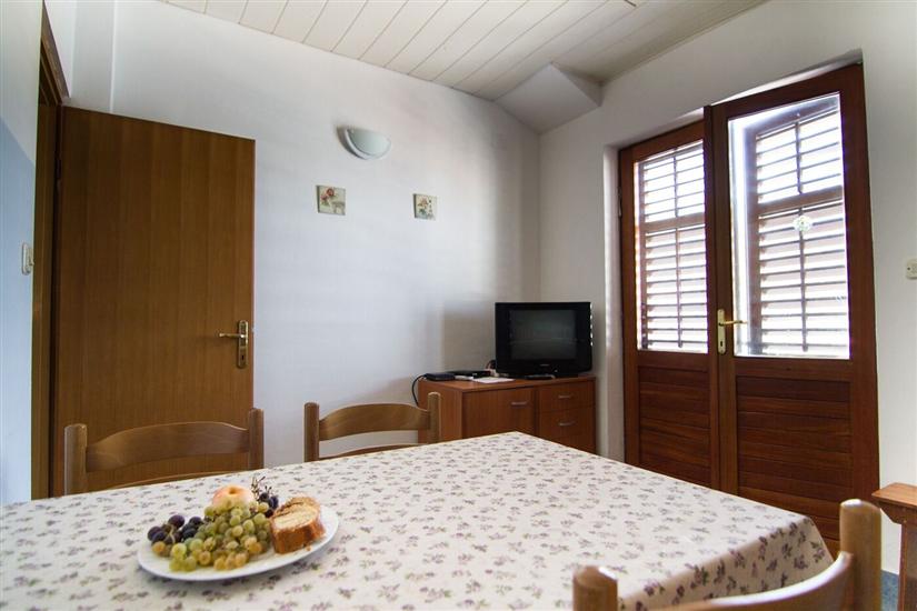 Apartment A1, for 5 persons