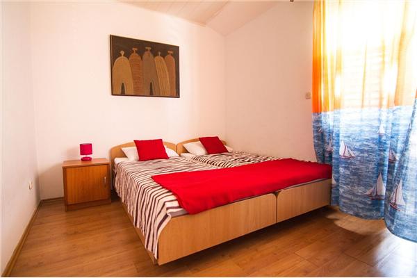 Apartment A1, for 5 persons