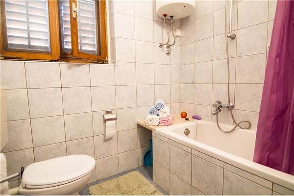 Apartment A1, for 5 persons