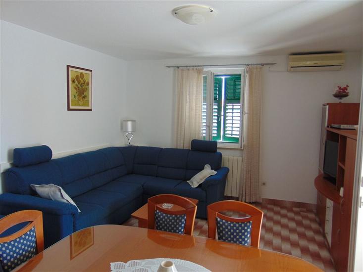 Apartment A1, for 6 persons