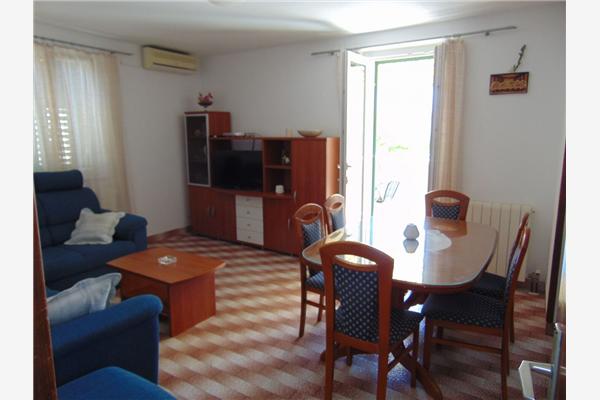 Apartment A1, for 6 persons