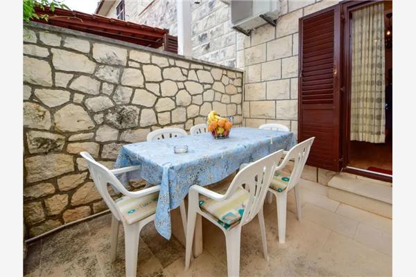 Apartment A1, for 7 persons