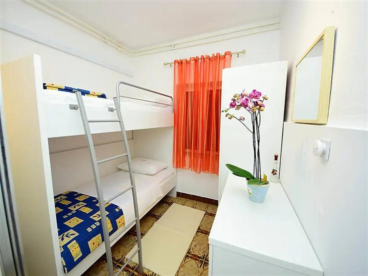 Apartment A1, for 7 persons