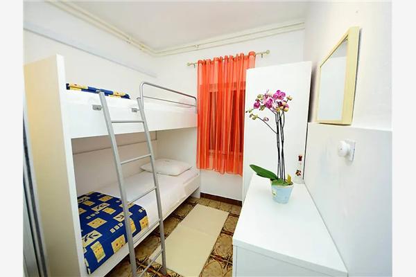 Apartment A1, for 7 persons