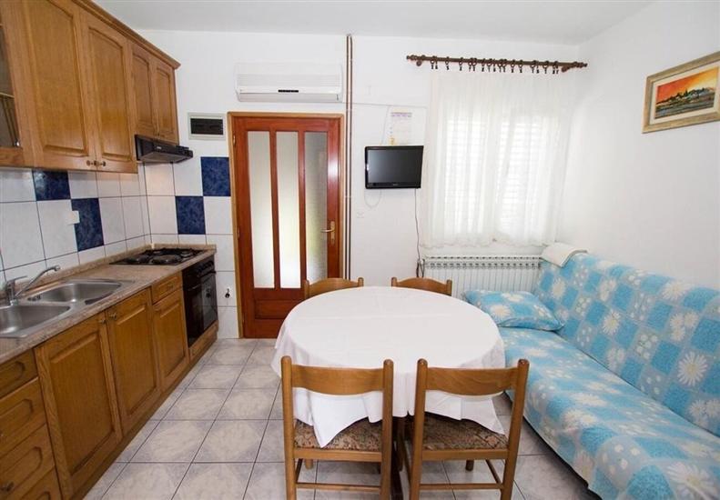 Apartment A6, for 4 persons