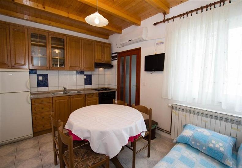 Apartment A7, for 4 persons