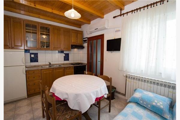 Apartment A7, for 4 persons