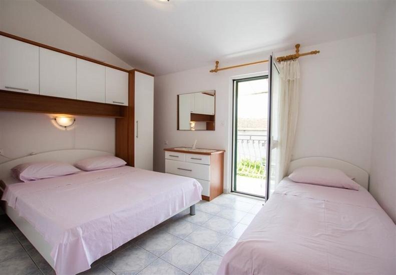 Apartment A7, for 4 persons