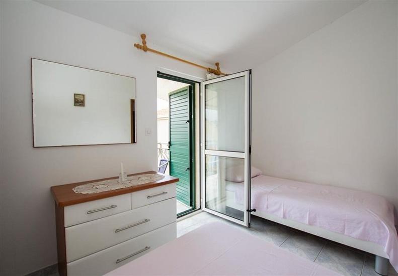 Apartment A7, for 4 persons