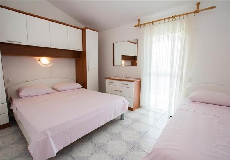 Apartment A7, for 4 persons