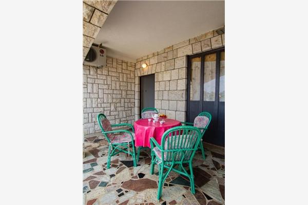 Apartment A8, for 4 persons