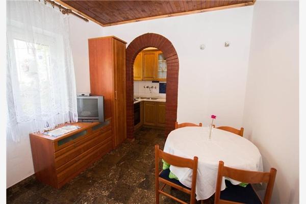 Apartment A8, for 4 persons
