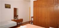 Room S4, for 3 persons