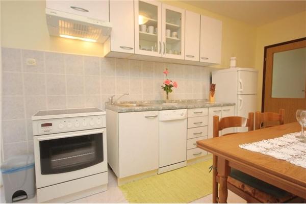 Apartment A1, for 5 persons