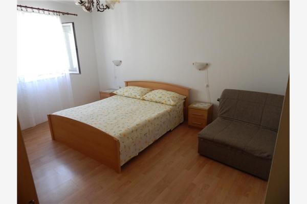 Apartment A1, for 5 persons