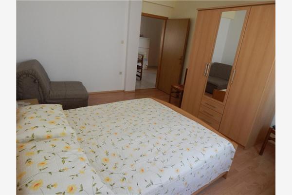 Apartment A1, for 5 persons