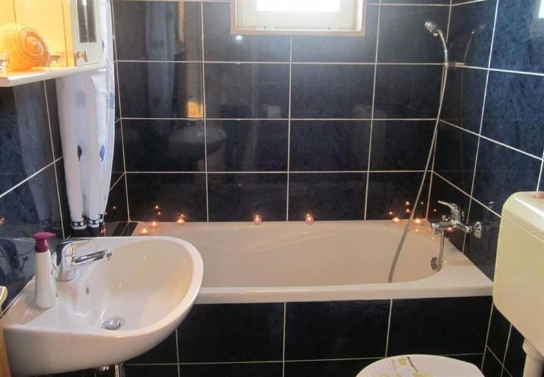 Apartment A2, for 3 persons