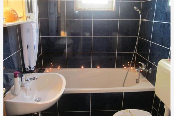 Apartment A2, for 3 persons