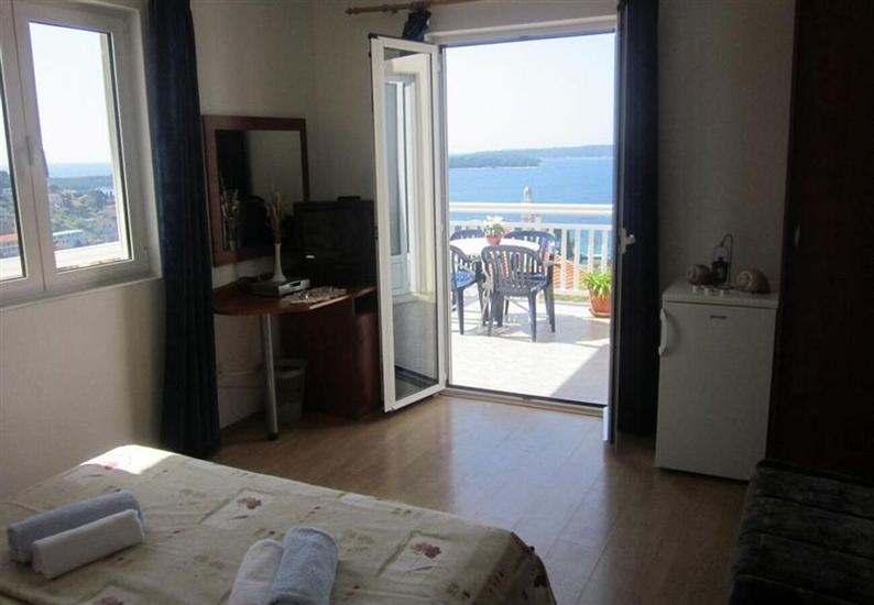 Room S3, for 2 persons