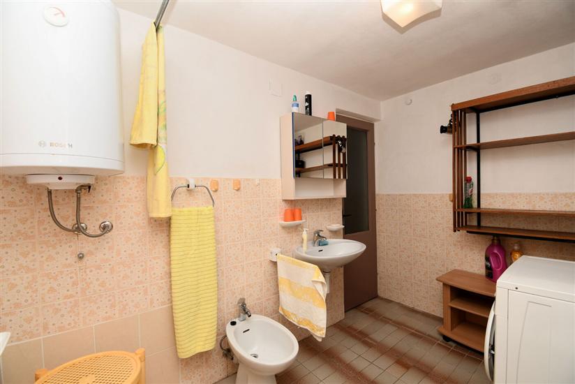 Apartment A1, for 5 persons