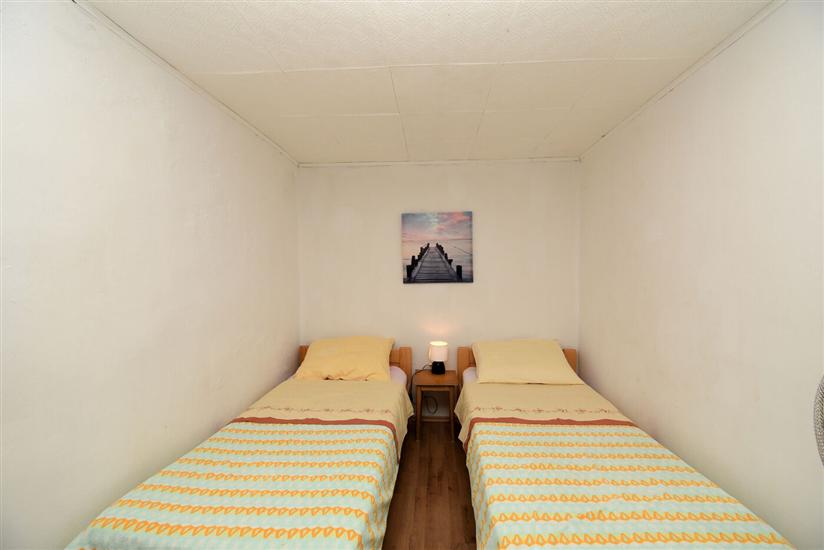 Apartment A1, for 5 persons